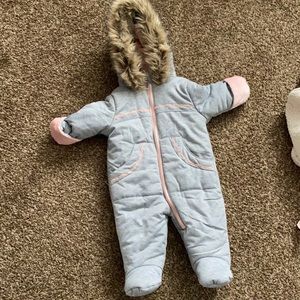 Like new. Jessica Simpson 6/9 month snow suit